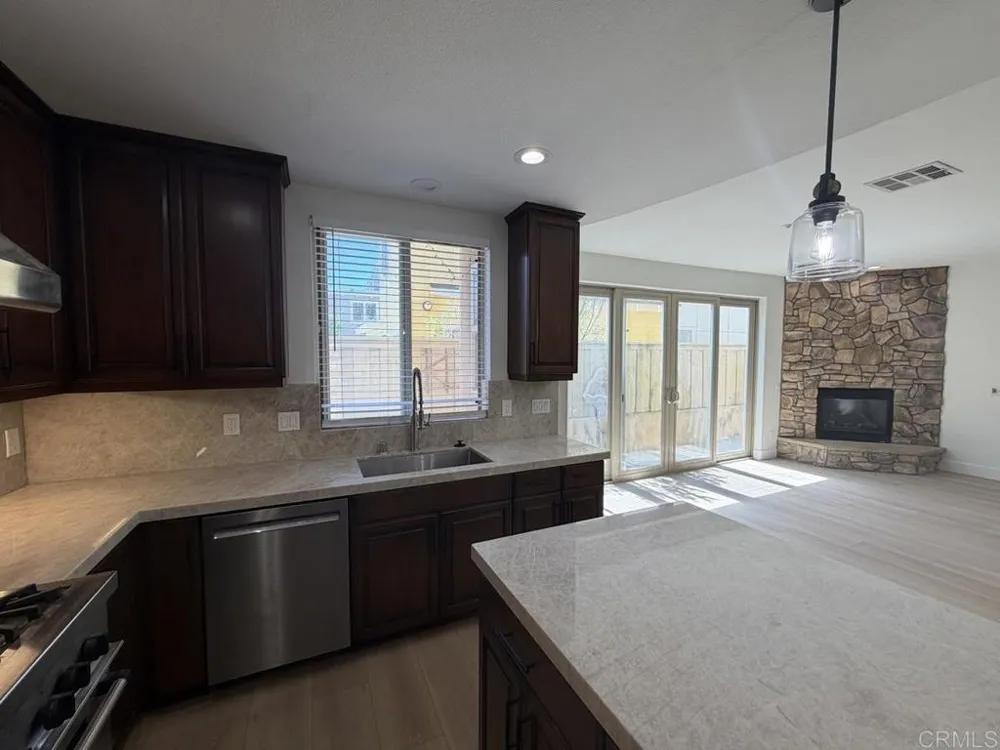 251 Rios Avenue Solana Beach, CA 92075