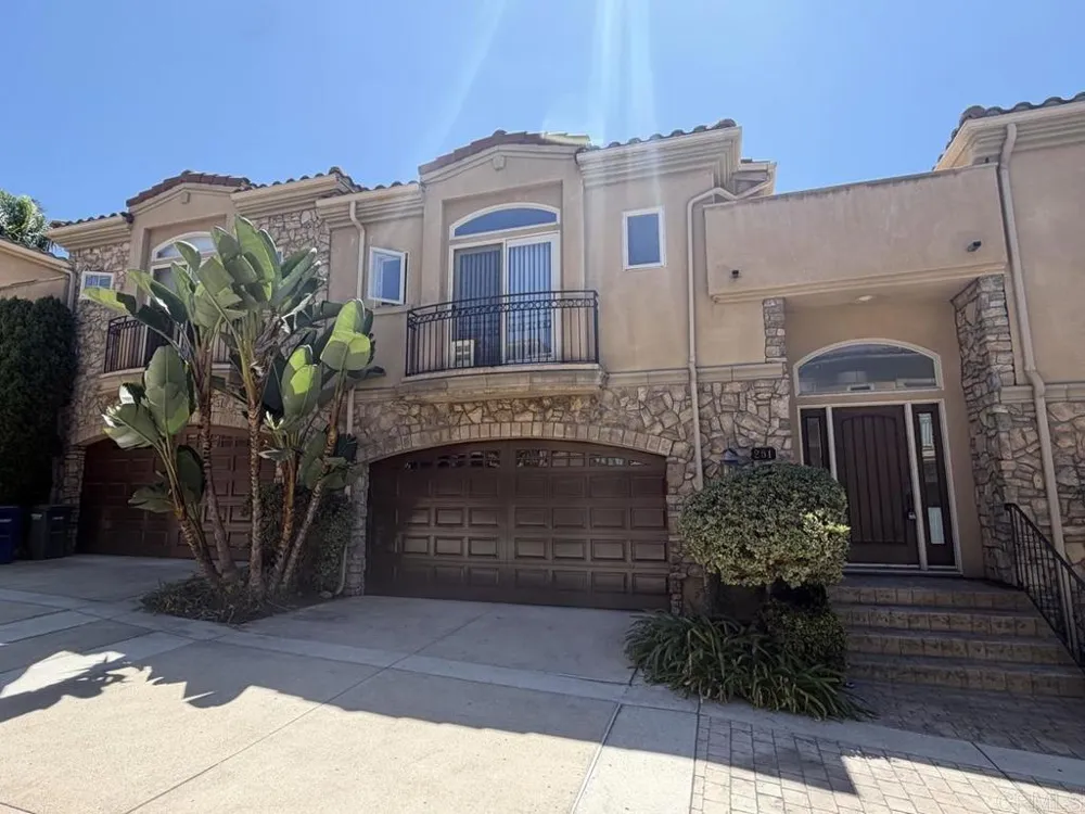 251 Rios Avenue Solana Beach, CA 92075