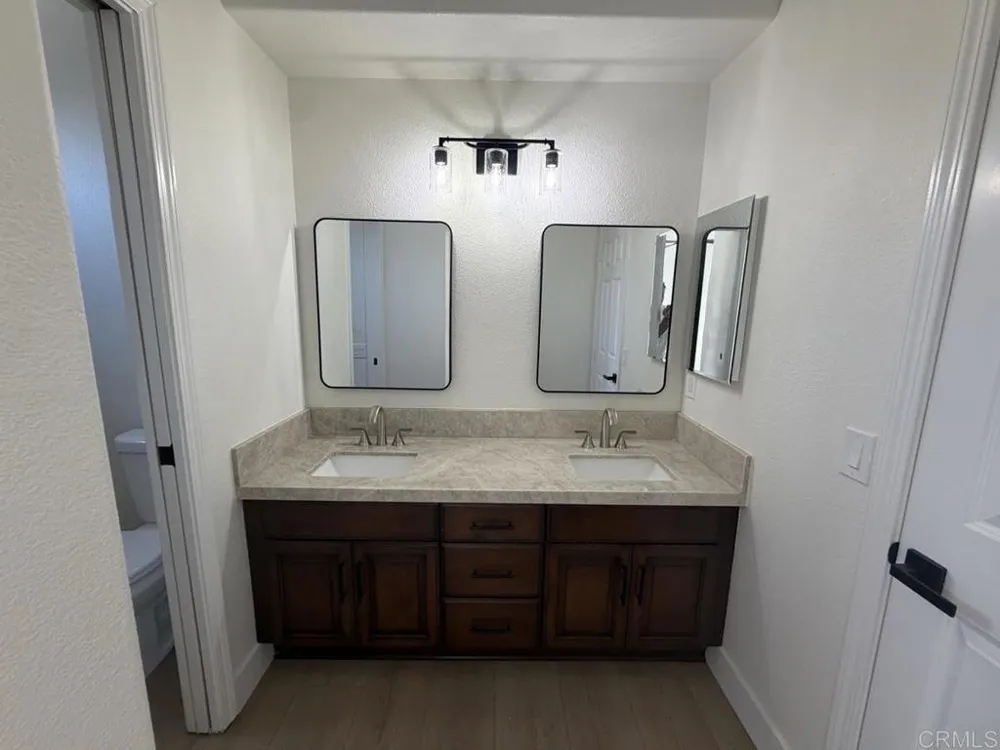 251 Rios Avenue Solana Beach, CA 92075