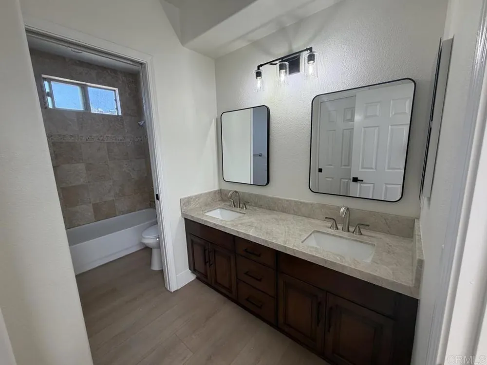 251 Rios Avenue Solana Beach, CA 92075