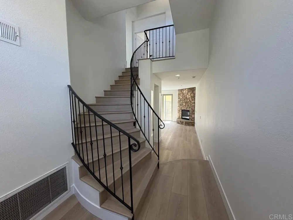 251 Rios Avenue Solana Beach, CA 92075