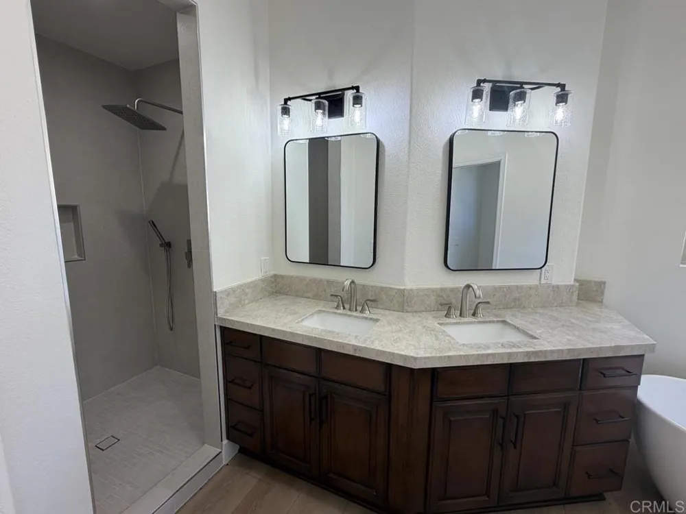 251 Rios Avenue Solana Beach, CA 92075