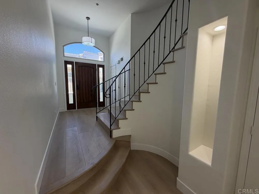 251 Rios Avenue Solana Beach, CA 92075