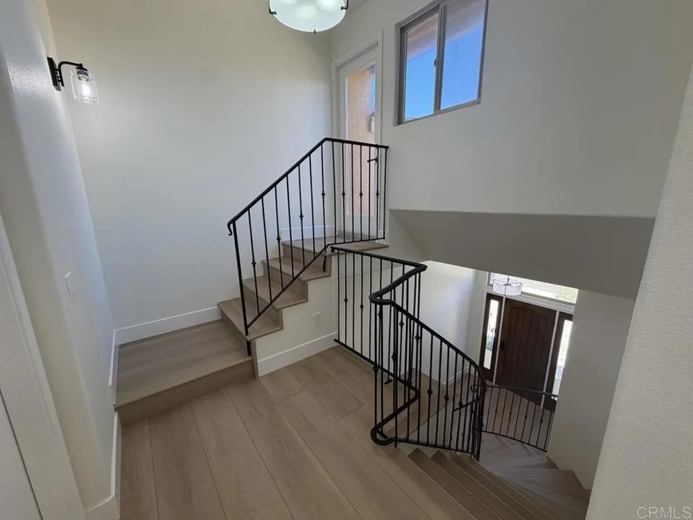 251 Rios Avenue Solana Beach, CA 92075
