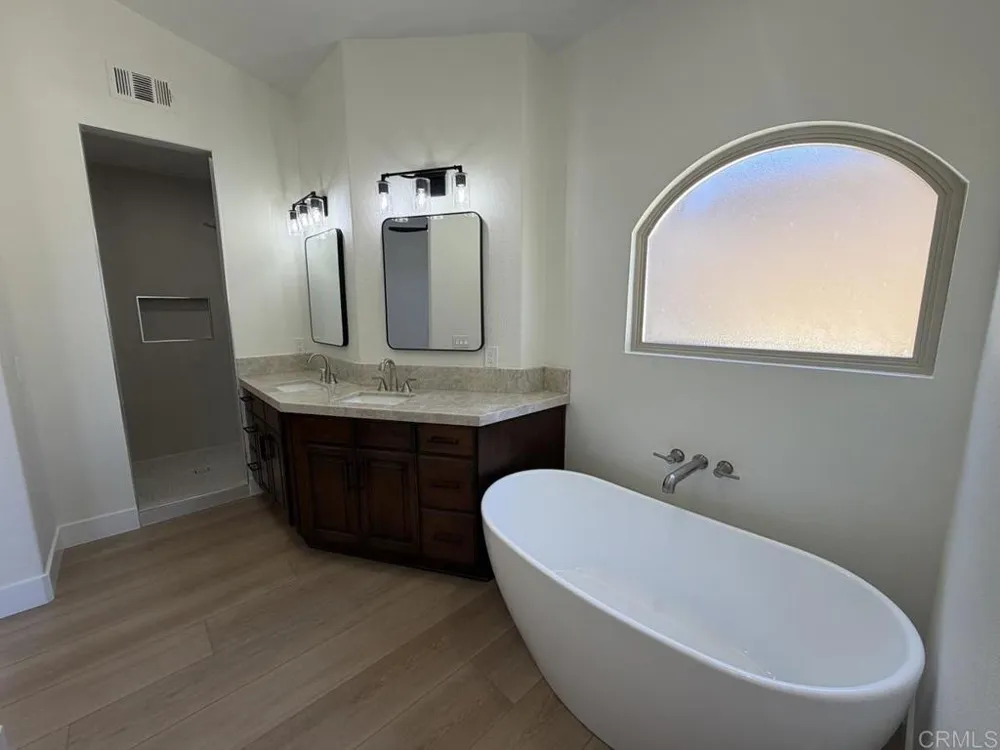251 Rios Avenue Solana Beach, CA 92075