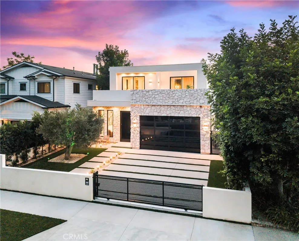4329 Farmdale Avenue Studio City, CA 91604