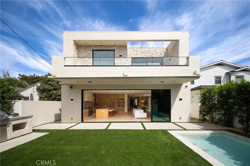 4329 Farmdale Avenue Studio City, CA 91604