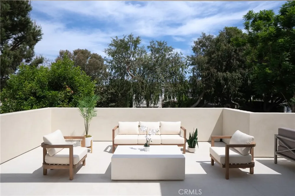4329 Farmdale Avenue Studio City, CA 91604