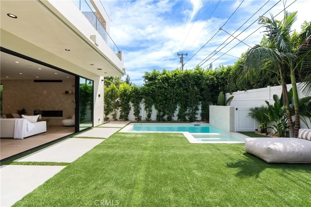 4329 Farmdale Avenue Studio City, CA 91604