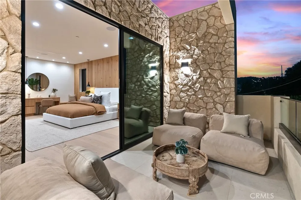 4329 Farmdale Avenue Studio City, CA 91604