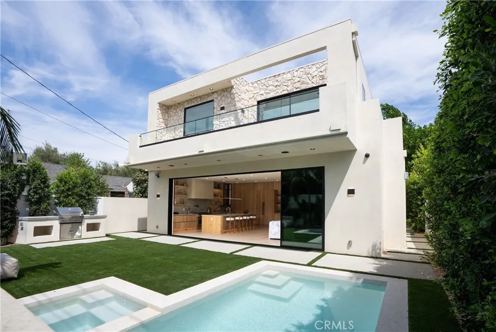 4329 Farmdale Avenue Studio City, CA 91604
