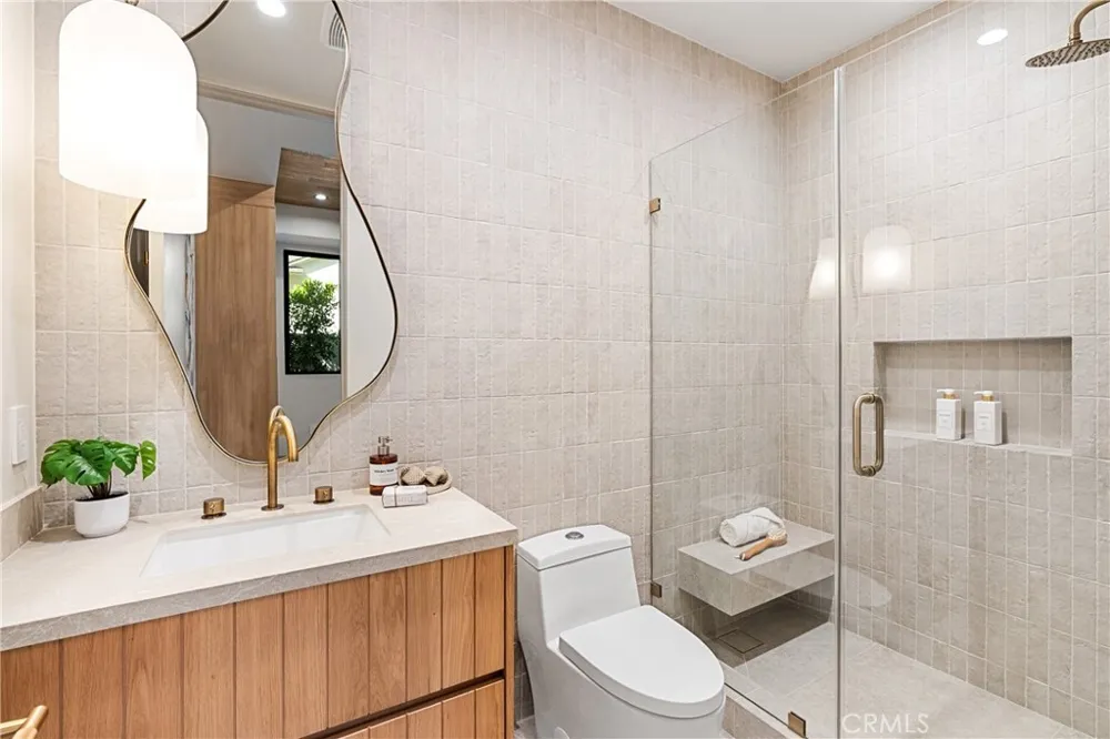 4329 Farmdale Avenue Studio City, CA 91604