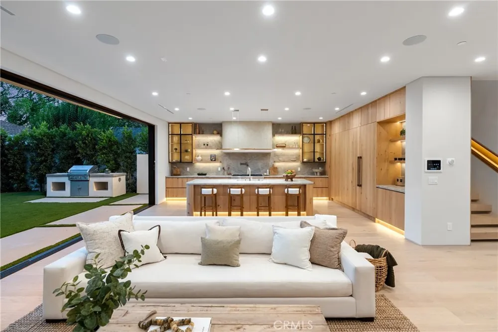 4329 Farmdale Avenue Studio City, CA 91604