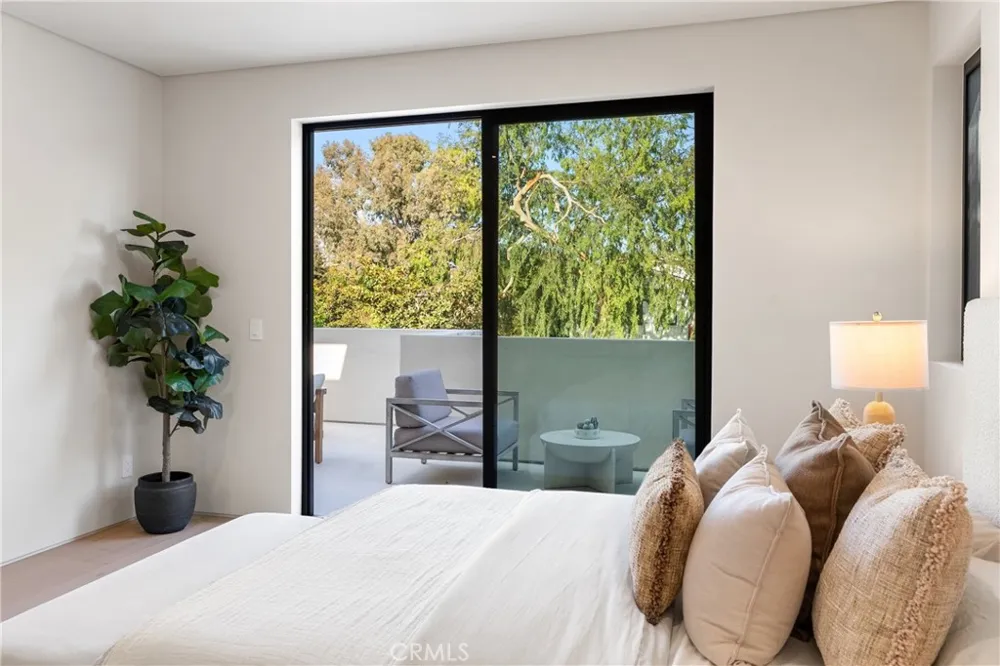 4329 Farmdale Avenue Studio City, CA 91604