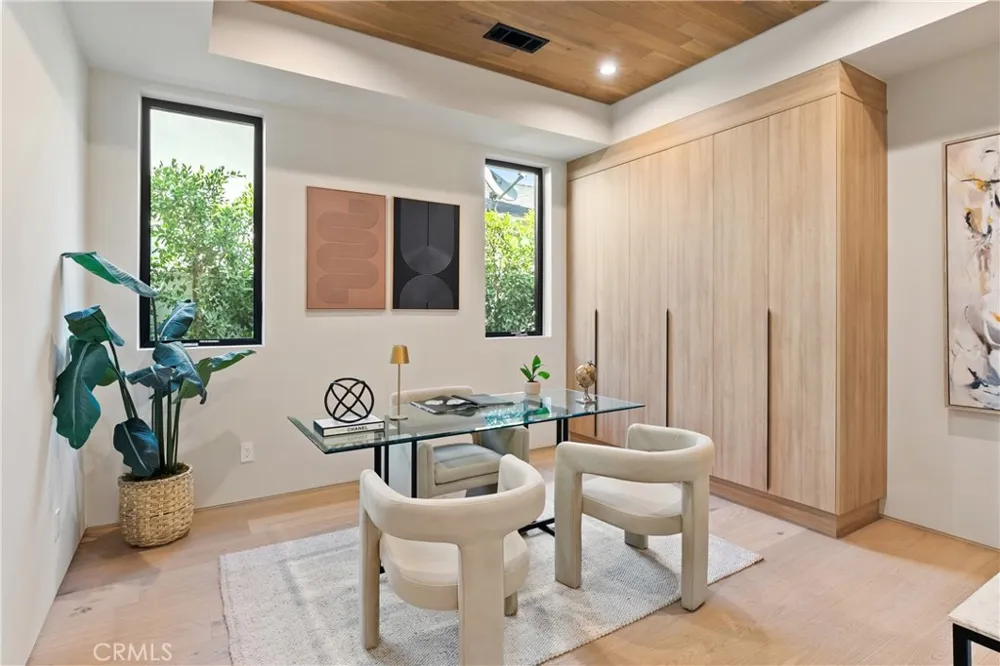 4329 Farmdale Avenue Studio City, CA 91604