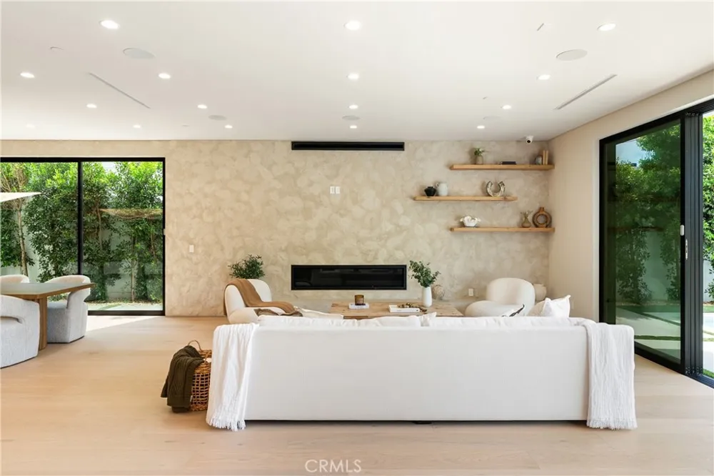 4329 Farmdale Avenue Studio City, CA 91604
