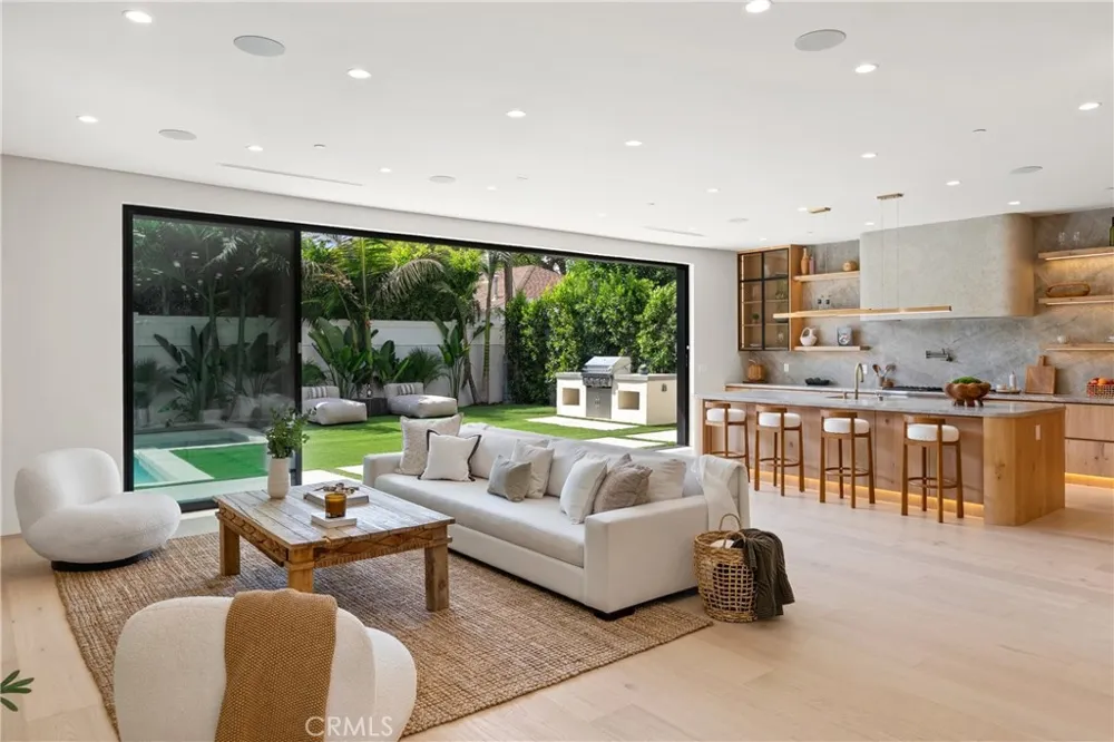 4329 Farmdale Avenue Studio City, CA 91604