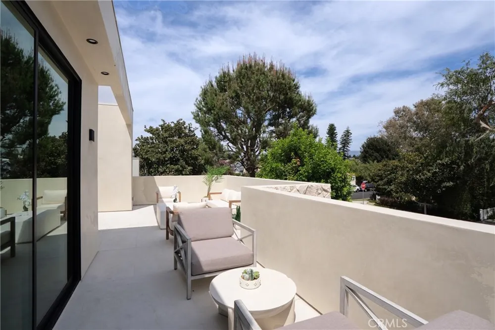 4329 Farmdale Avenue Studio City, CA 91604