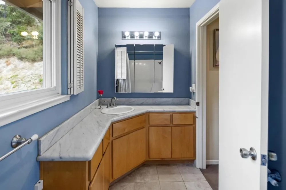 25455 Canada Valley Drive Carmel, CA 93923