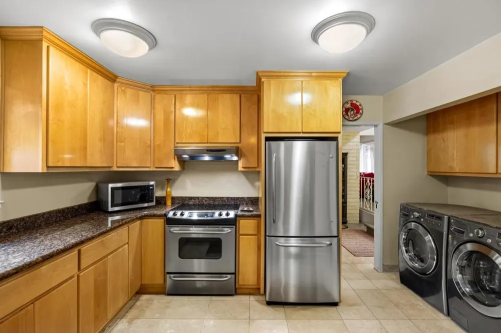 25455 Canada Valley Drive Carmel, CA 93923