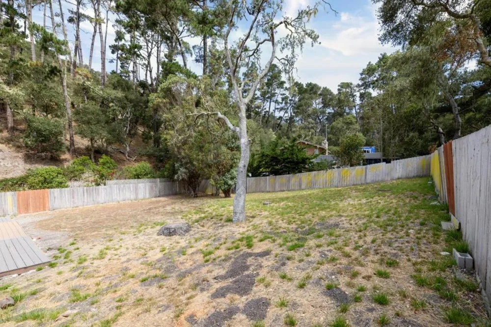 25455 Canada Valley Drive Carmel, CA 93923