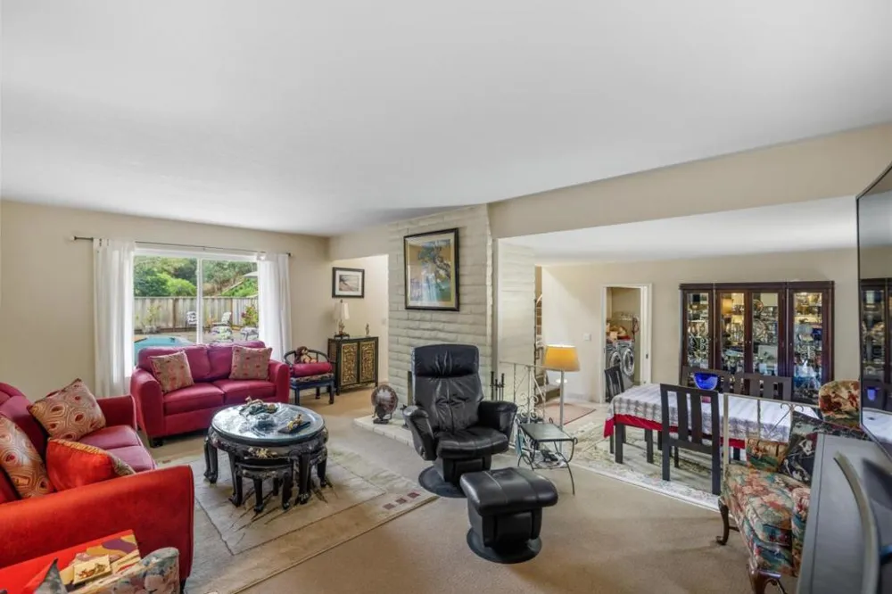 25455 Canada Valley Drive Carmel, CA 93923