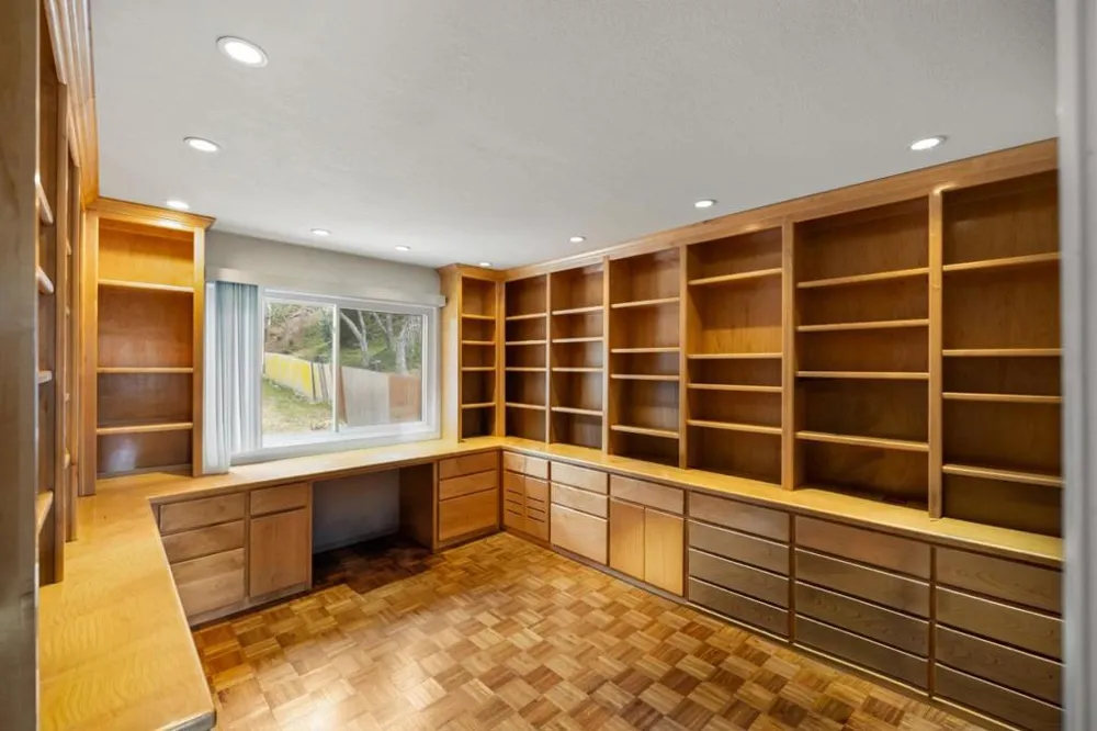 25455 Canada Valley Drive Carmel, CA 93923