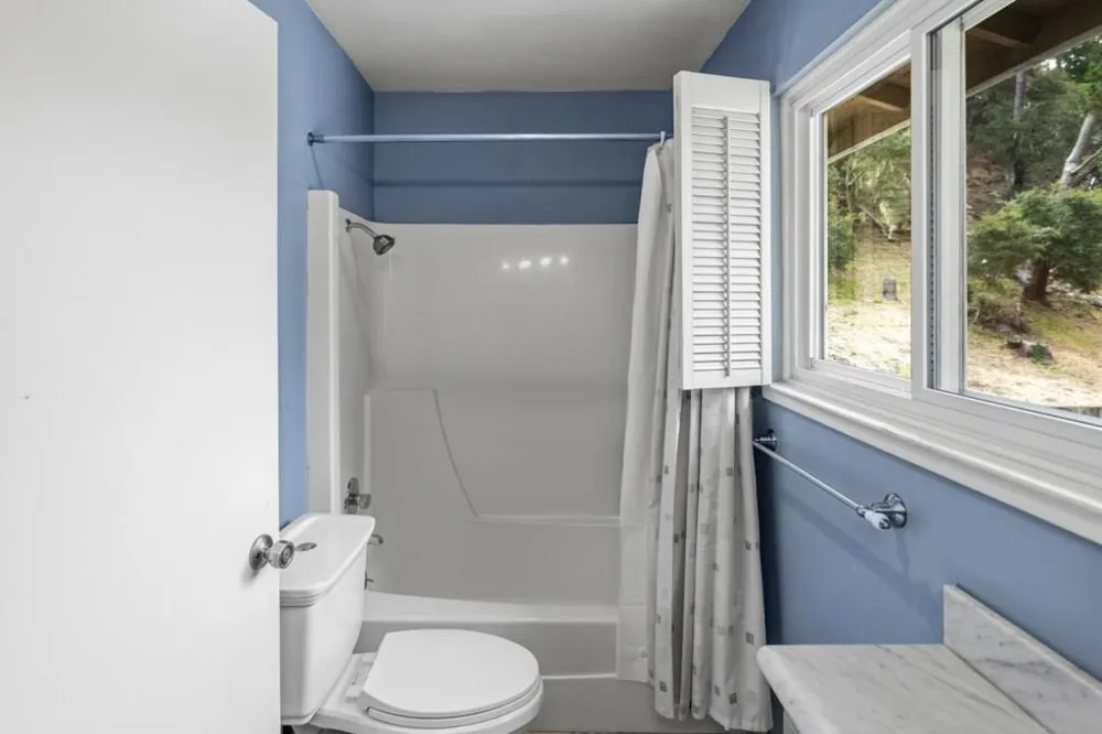 25455 Canada Valley Drive Carmel, CA 93923