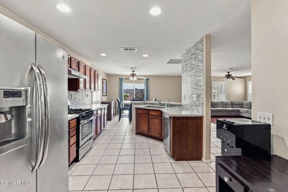 28318 Milbrook Place Castaic, CA 91384