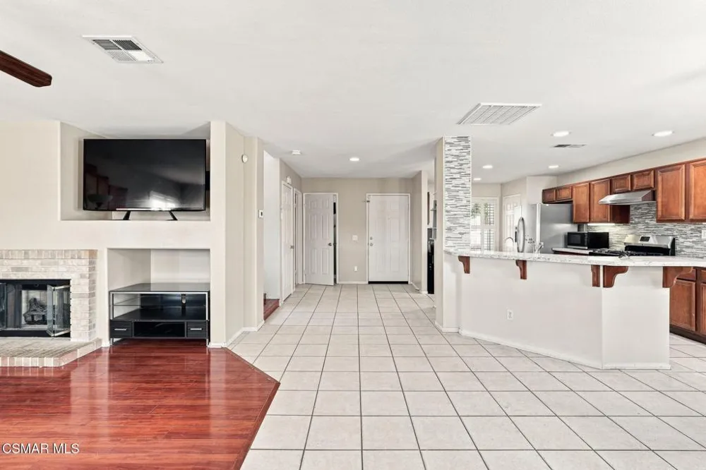 28318 Milbrook Place Castaic, CA 91384