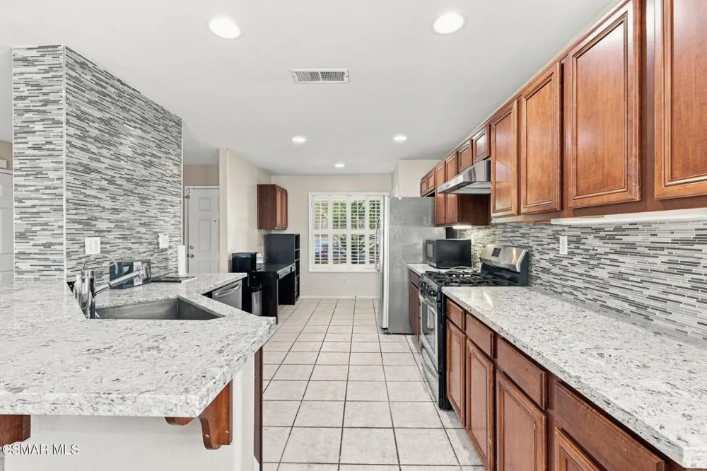 28318 Milbrook Place Castaic, CA 91384