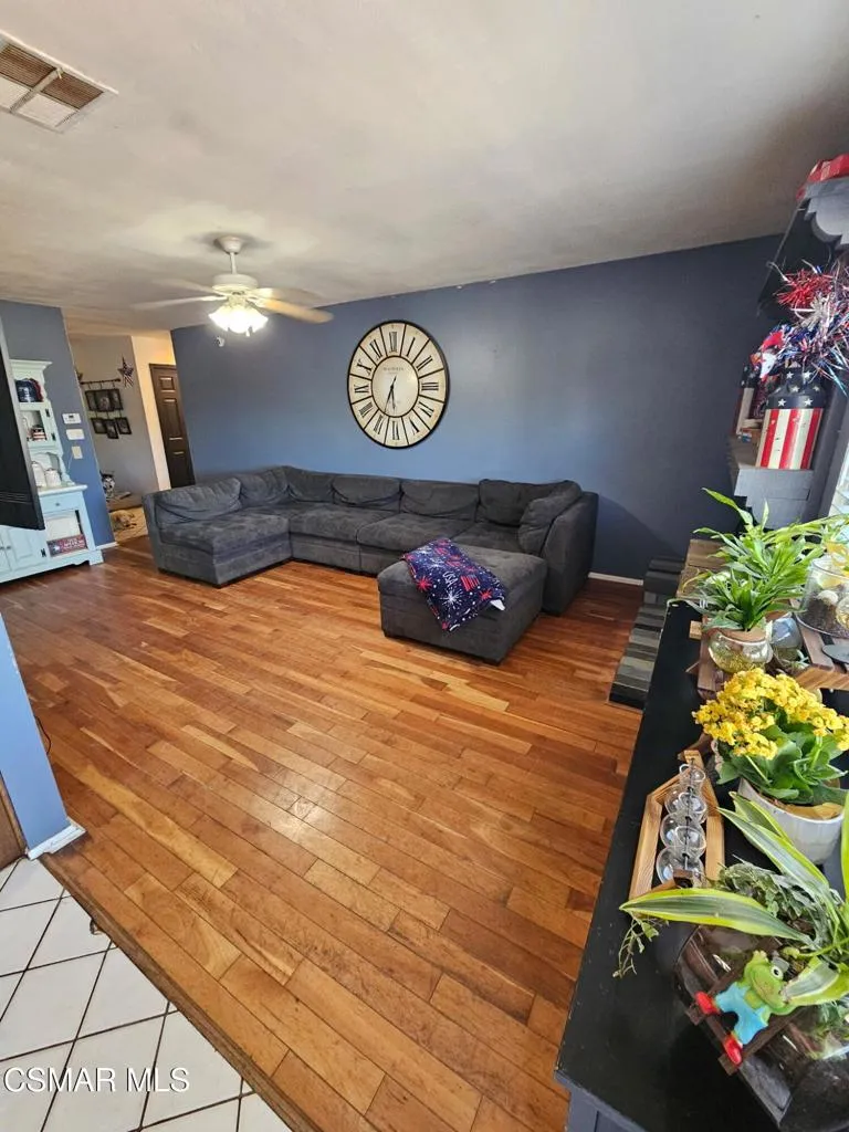 1287 Nonchalant Drive Simi Valley, CA 93065