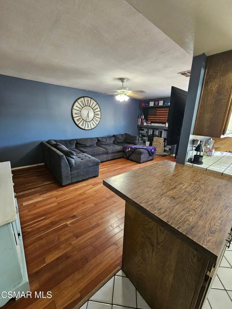 1287 Nonchalant Drive Simi Valley, CA 93065