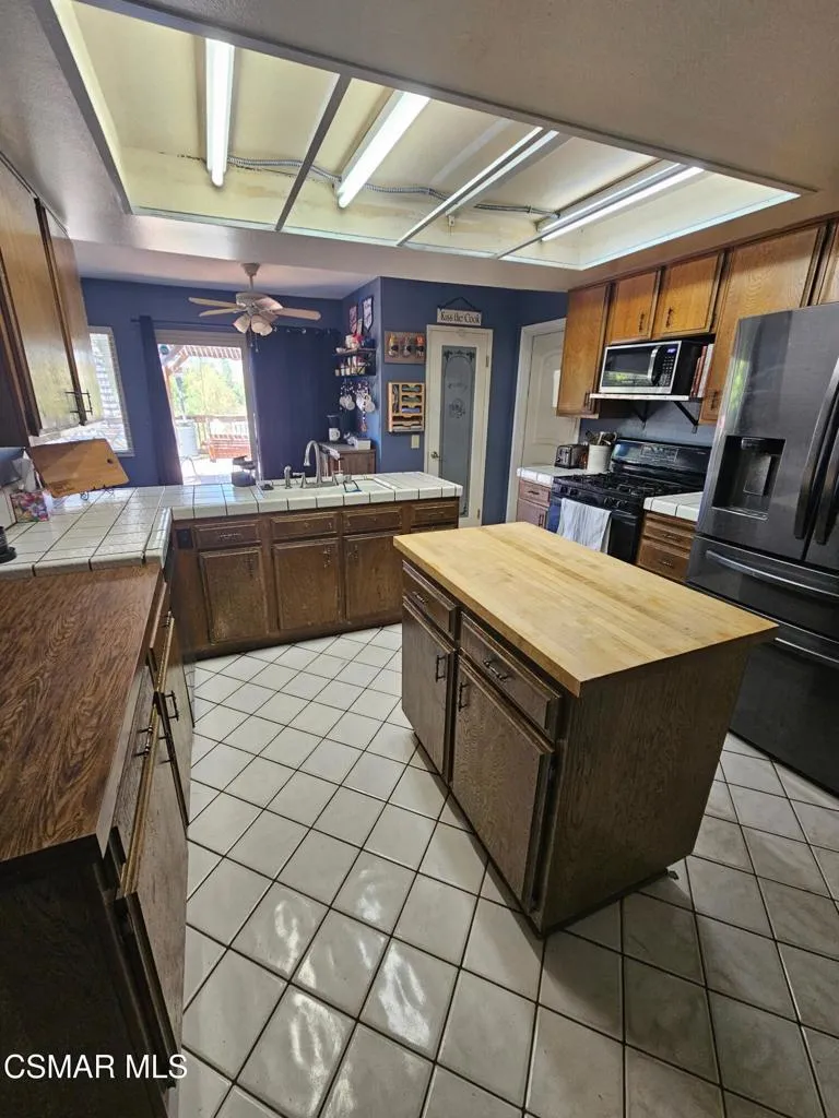 1287 Nonchalant Drive Simi Valley, CA 93065