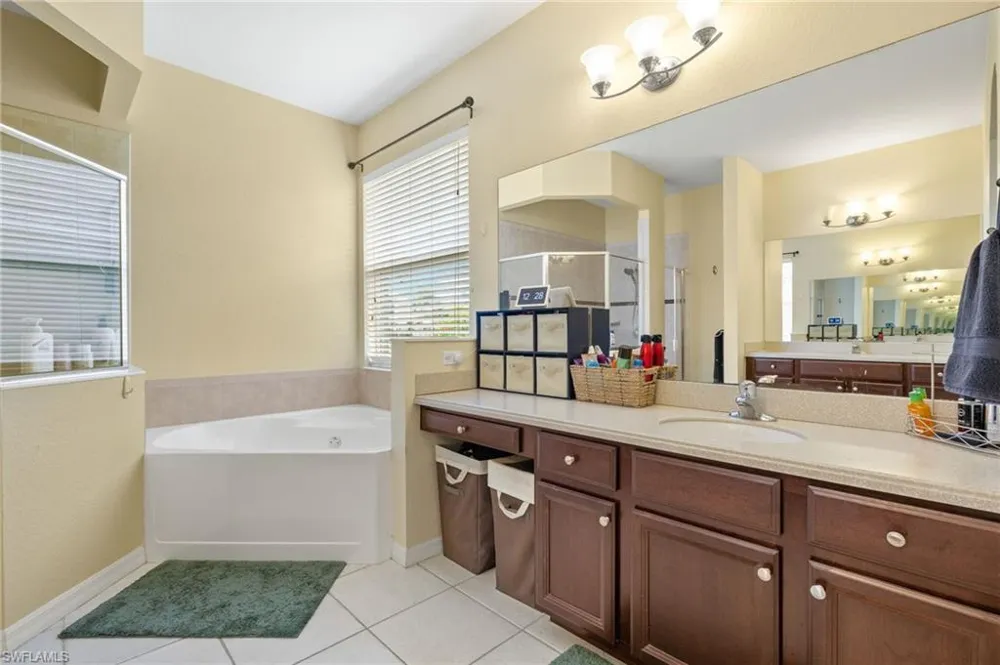 2115 Grove Drive Naples, FL 34120