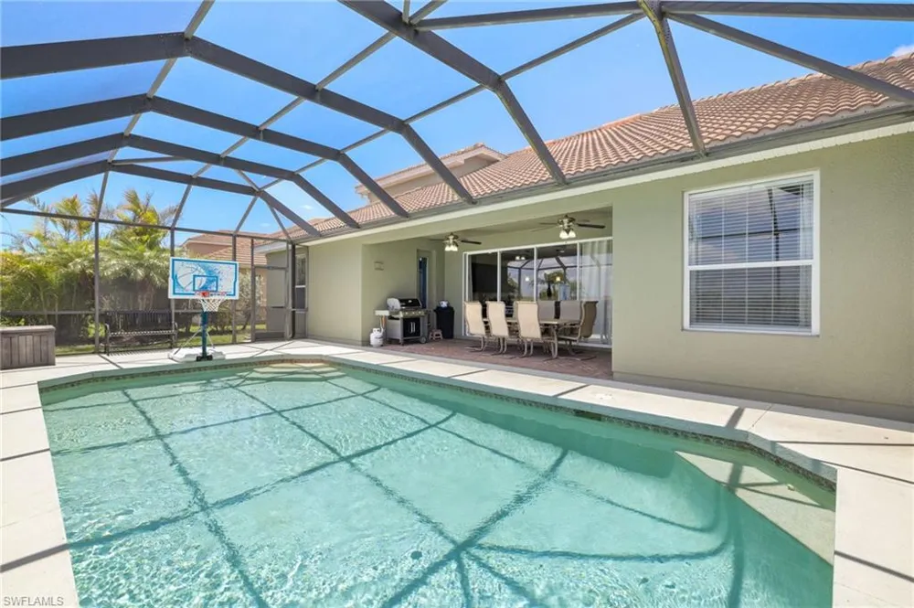2115 Grove Drive Naples, FL 34120