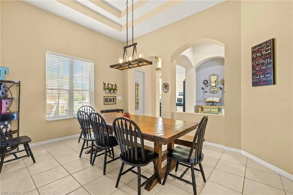 2115 Grove Drive Naples, FL 34120