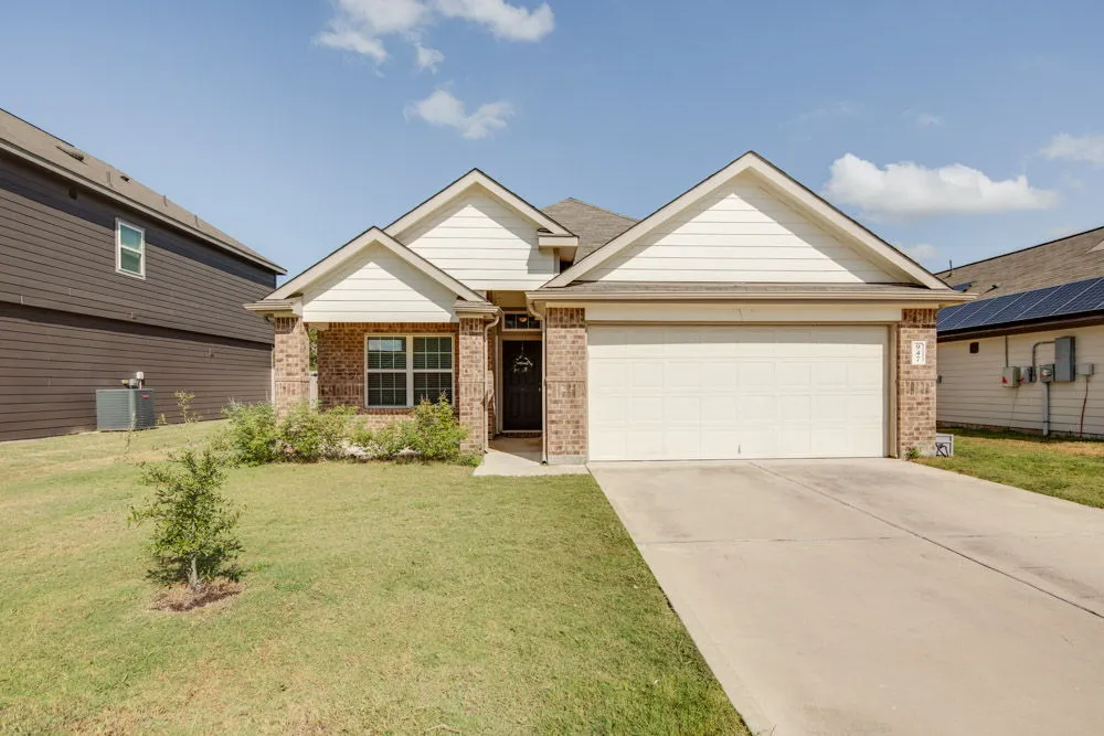 947 Harper Lane Bryan, TX 77803