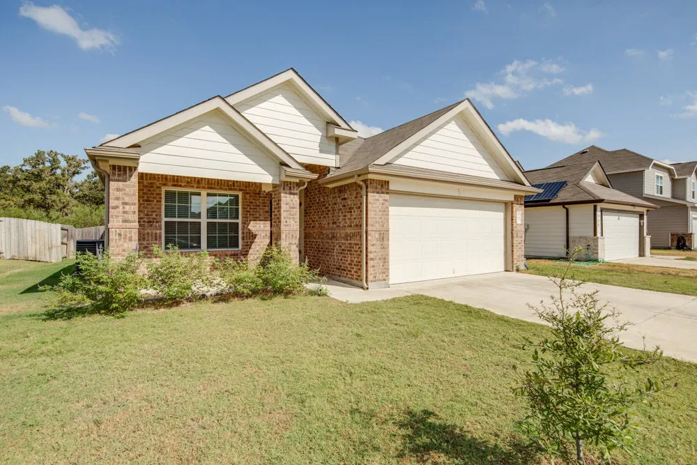 947 Harper Lane Bryan, TX 77803