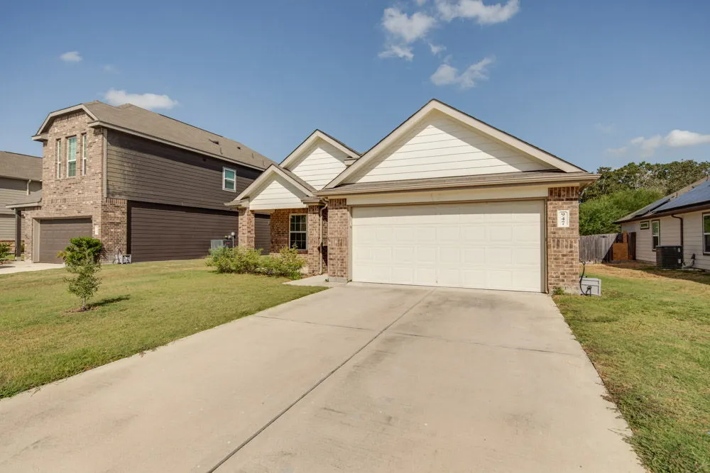 947 Harper Lane Bryan, TX 77803