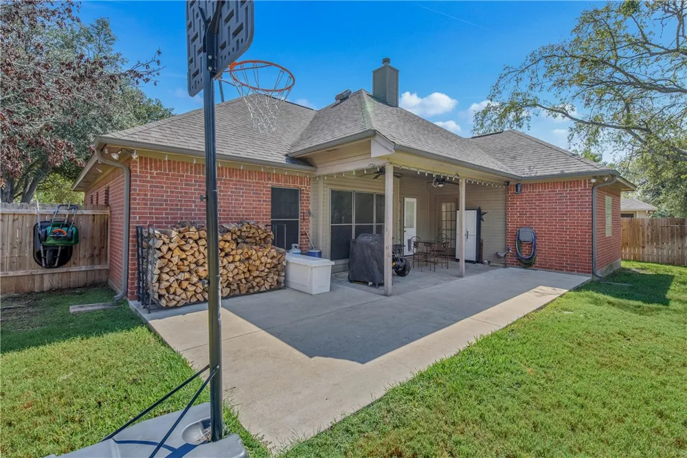 5705 Timberton Drive Bryan, TX 77802