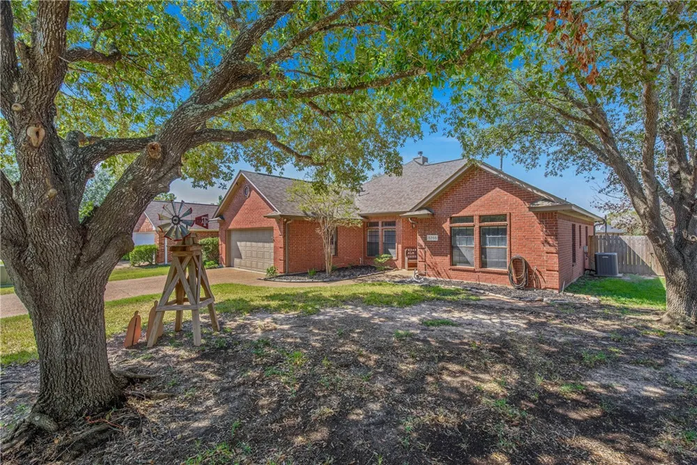 5705 Timberton Drive Bryan, TX 77802