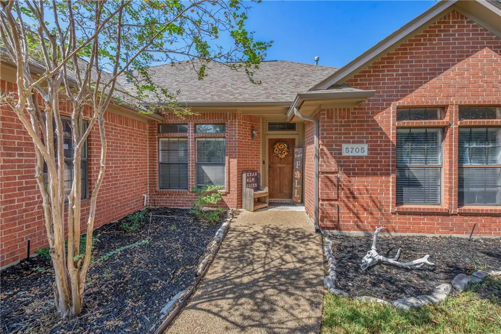 5705 Timberton Drive Bryan, TX 77802