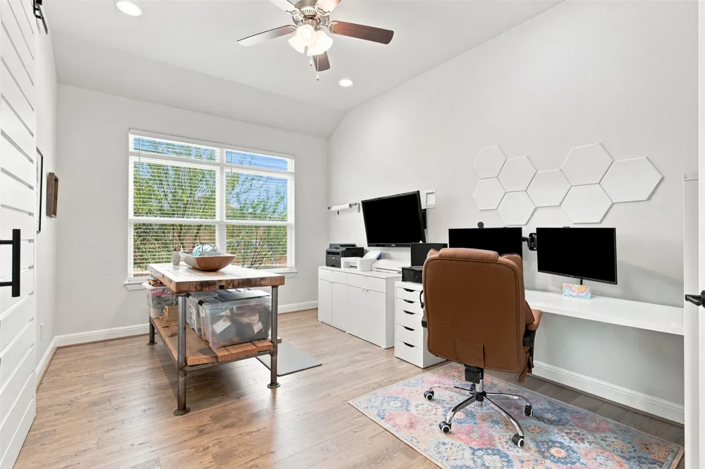 501 Great Lawn Cove Liberty Hill, TX 78642