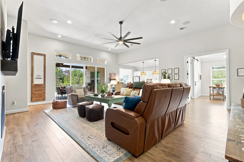 501 Great Lawn Cove Liberty Hill, TX 78642