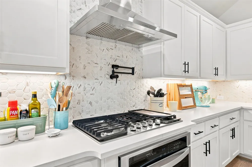 501 Great Lawn Cove Liberty Hill, TX 78642