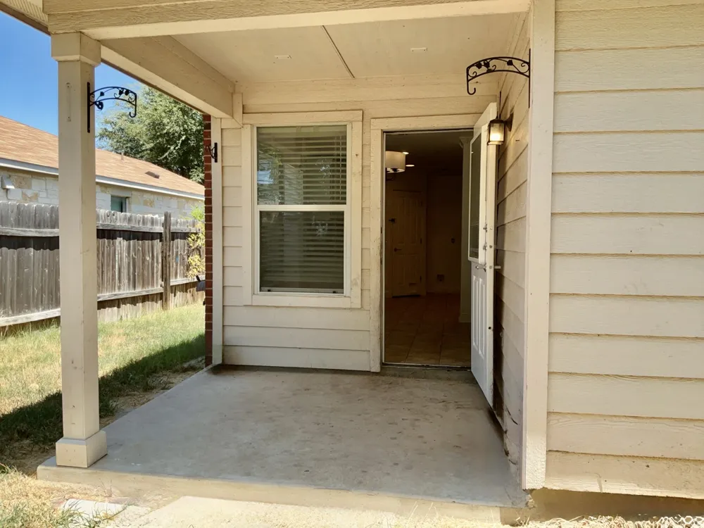 789 Kingfisher Lane Leander, TX 78641