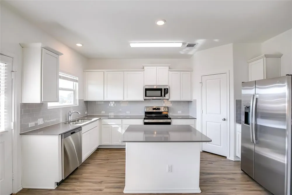 140 Joe Kidd Lane Jarrell, TX 76537