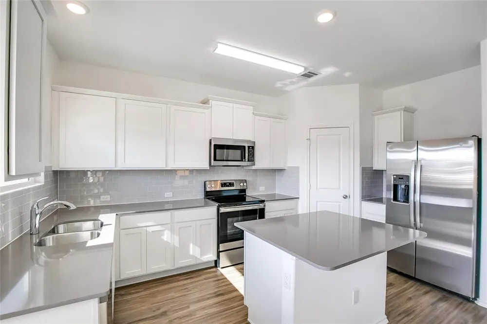 140 Joe Kidd Lane Jarrell, TX 76537