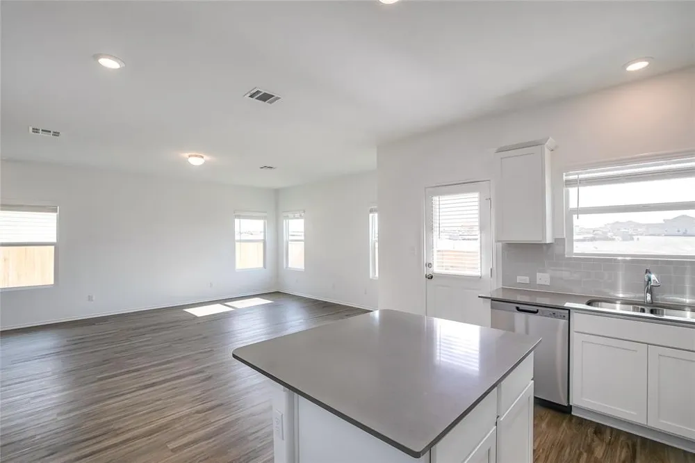 140 Joe Kidd Lane Jarrell, TX 76537